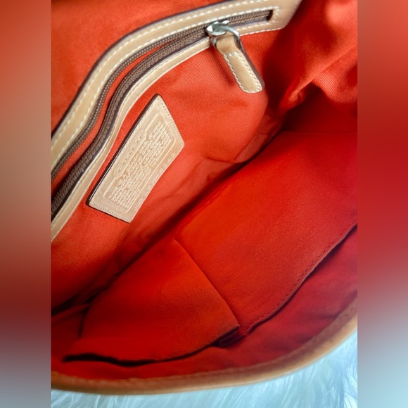 COACH crossbody - Picture 6 of 7